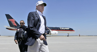 Illustration for article titled Donald Trump's Plan To Give Helicopter Rides To Iowa Kids Is Grounded